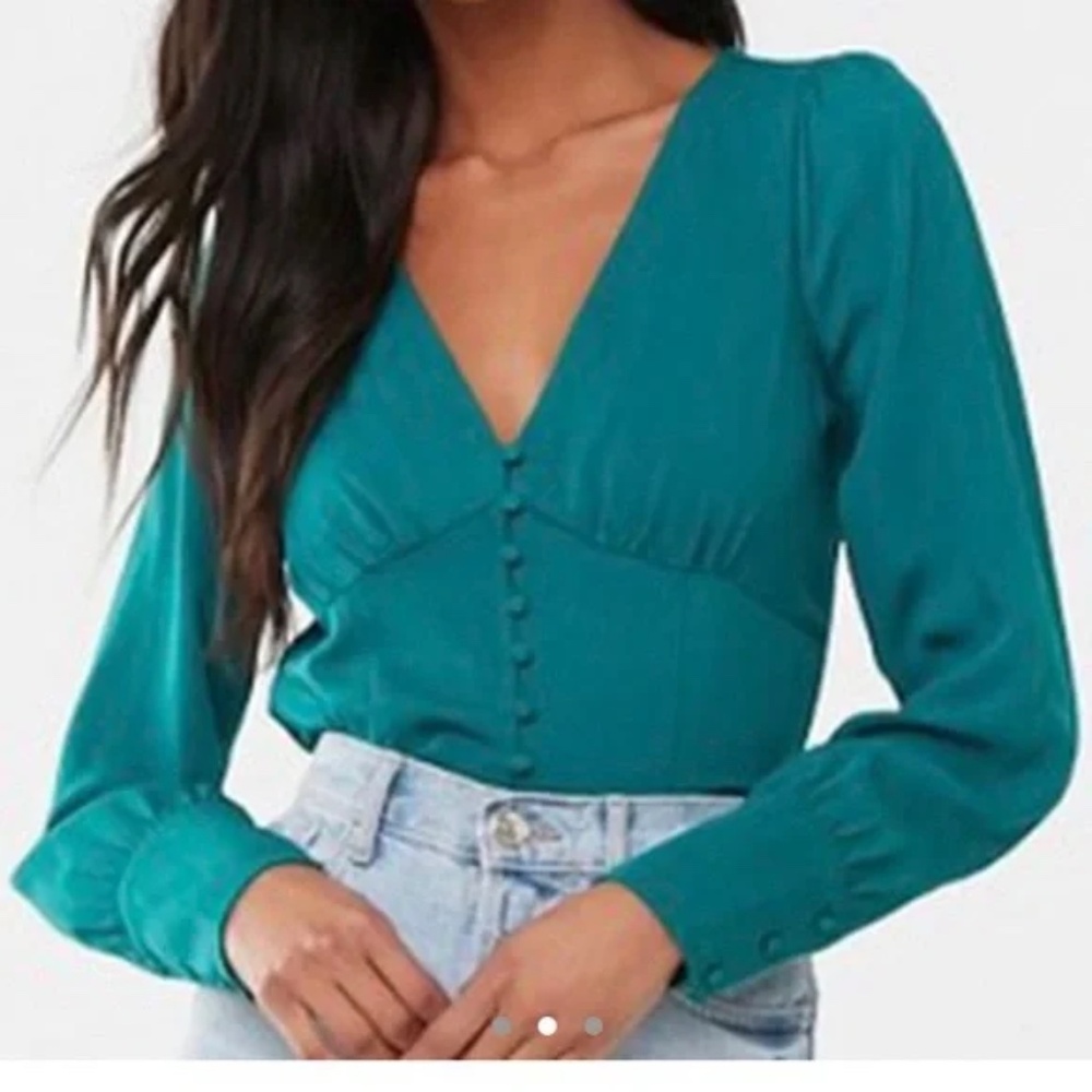 FOREVER 21 Emerald Green Button Down Blouse SIZE M